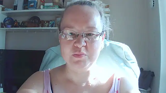 Snapshot of Viola27 chatting on July 8, 2026, 1:41 am Viola27 online show from July 8, 2026, 1:41 am