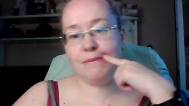 Snapshot of Viola27 chatting on June 23, 2026, 3:10 pm Viola27 online show from June 23, 2026, 3:10 pm