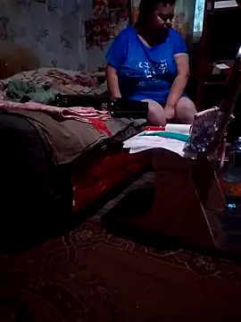 Snapshot of oksana72 chatting on October 3, 2025, 3:24 pm oksana72 online show from October 3, 2025, 3:24 pm