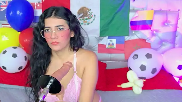 Scarlett  Moon online show from June 26, 2026, 1:50 pm