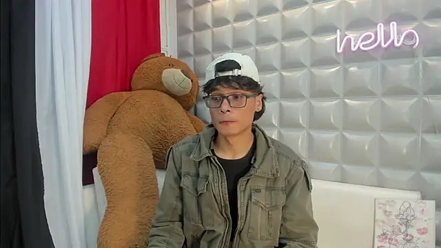Snapshot of maximo_2019 chatting on July 21, 2026, 8:43 pm maximo 2019 online show from July 21, 2026, 8:43 pm