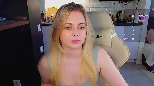 Snapshot of blonde_kellyy chatting on June 23, 2026, 3:37 am blonde kellyy online show from June 23, 2026, 3:37 am