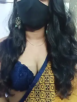 Clara-Lilly online show from July 20, 2026, 5:04 am