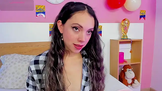 Snapshot of AshleyBenoitt chatting on June 24, 2026, 1:32 pm AshleyBenoitt online show from June 24, 2026, 1:32 pm