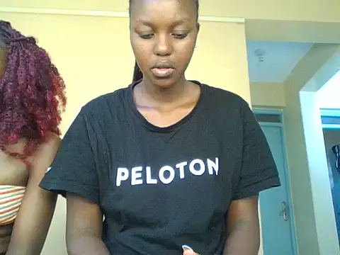 Snapshot of Legit_Queenn chatting on July 17, 2026, 2:36 pm Legit Queenn online show from July 17, 2026, 2:36 pm