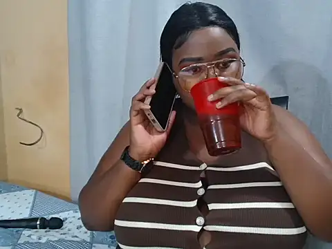 Snapshot of ChocolateChubbyx chatting on June 13, 2026, 5:44 pm ChocolateChubbyx online show from June 13, 2026, 5:44 pm
