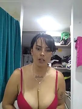 Juanita6908 online show from June 10, 2026, 11:28 pm