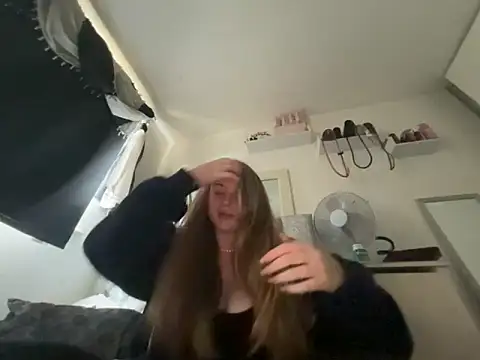 Violetsinxx online show from June 12, 2026, 1:42 pm