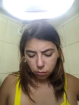 Snapshot of tuchiquita_linda chatting on June 16, 2026, 12:32 am tuchiquita linda online show from June 16, 2026, 12:32 am