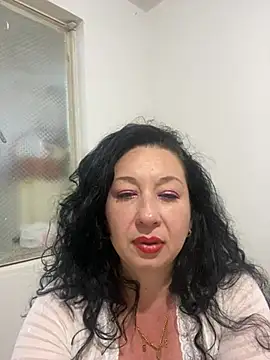 Snapshot of TheEmpress89 chatting on June 17, 2026, 3:28 am TheEmpress89 online show from June 17, 2026, 3:28 am