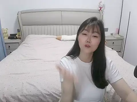 Snapshot of Emgirl-00 chatting on June 15, 2026, 2:06 pm Emgirl-00 online show from June 15, 2026, 2:06 pm