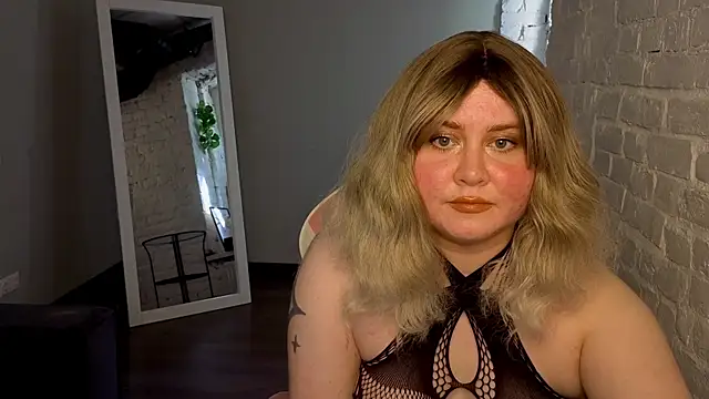 Snapshot of Goddess_Ellis chatting on June 14, 2026, 1:34 pm Goddess Ellis online show from June 14, 2026, 1:34 pm
