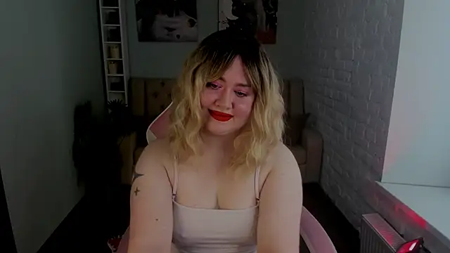 Snapshot of Goddess_Ellis chatting on June 23, 2026, 1:53 pm Goddess Ellis online show from June 23, 2026, 1:53 pm