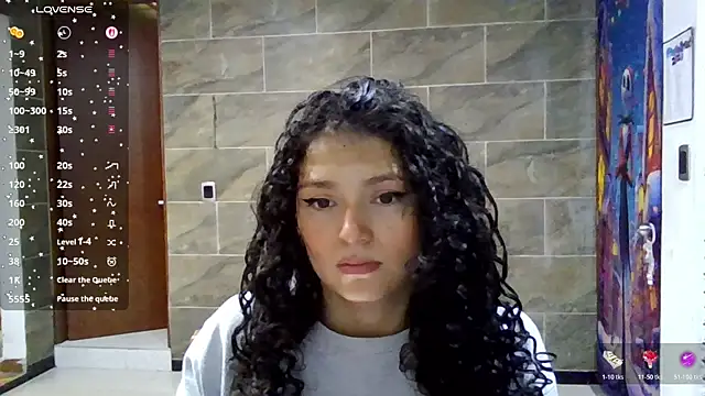 Diamond Curls online show from July 28, 2026, 3:43 pm