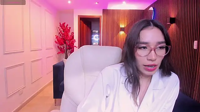 Emma caarter  online show from July 4, 2026, 3:13 am