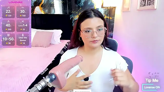 Snapshot of Miss_Kloee chatting on July 21, 2026, 7:04 pm Miss Kloee online show from July 21, 2026, 7:04 pm