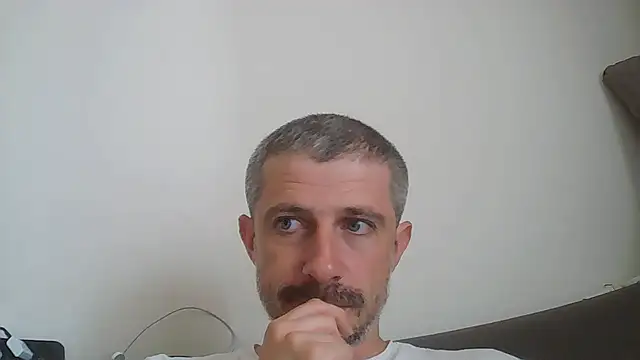 Snapshot of SerhioMarco chatting on June 16, 2026, 3:34 pm SerhioMarco online show from June 16, 2026, 3:34 pm