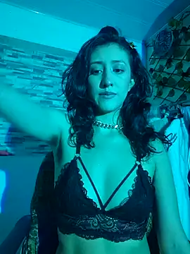 Snapshot of _valerianam chatting on June 30, 2026, 2:22 am valerianam online show from June 30, 2026, 2:22 am