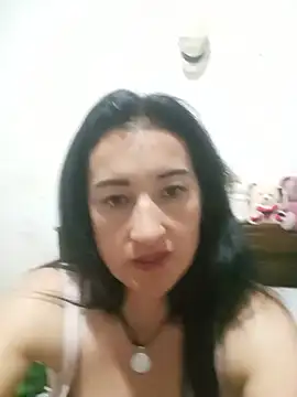 Snapshot of Adriananoir chatting on July 3, 2026, 11:44 pm Adriananoir online show from July 3, 2026, 11:44 pm