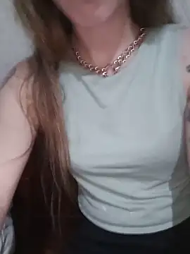 Snapshot of Luucy-Fer chatting on June 18, 2026, 9:53 pm Luucy-Fer online show from June 18, 2026, 9:53 pm
