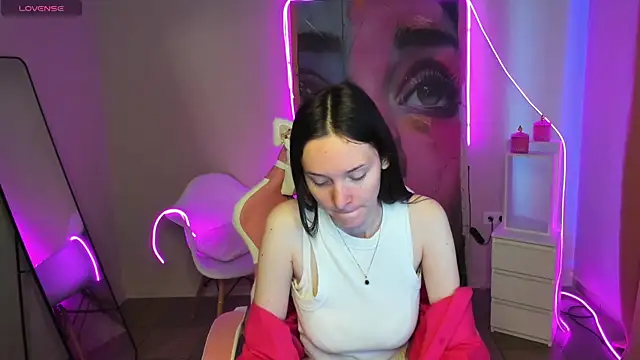 Snapshot of Eva_Leeee chatting on June 30, 2026, 5:18 am Eva Leeee online show from June 30, 2026, 5:18 am