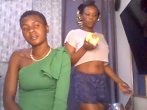 Snapshot of Ladysweetness23 chatting on July 12, 2026, 12:06 pm Ladysweetness23 online show from July 12, 2026, 12:06 pm