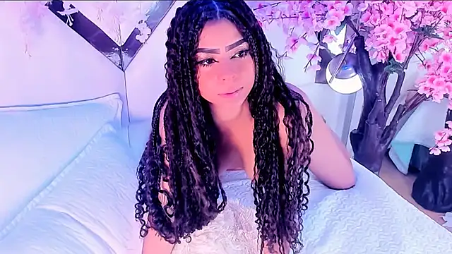 Snapshot of Kittyhart01 chatting on July 13, 2026, 1:43 pm Kittyhart01 online show from July 13, 2026, 1:43 pm