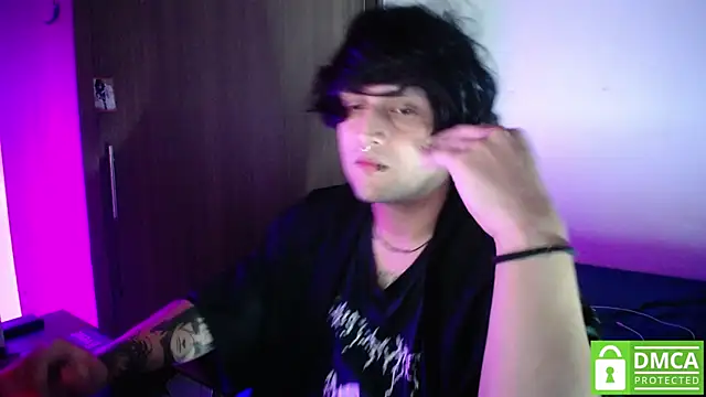 Snapshot of Greg_leach chatting on June 25, 2026, 6:29 am Greg leach online show from June 25, 2026, 6:29 am