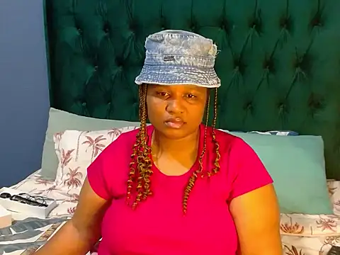 Snapshot of MISS_BLACKBERY chatting on June 17, 2026, 10:08 pm MISS BLACKBERY online show from June 17, 2026, 10:08 pm