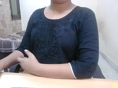 Bold-Divya1 online show from July 18, 2026, 4:10 am