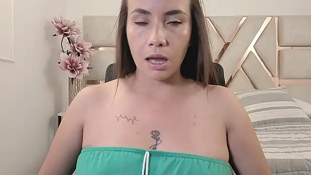 Snapshot of Karol_vg chatting on June 22, 2026, 11:18 am Karol vg online show from June 22, 2026, 11:18 am