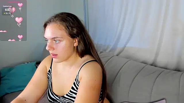 Snapshot of elara_sunbeam chatting on June 15, 2026, 11:32 am elara sunbeam online show from June 15, 2026, 11:32 am