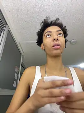 Kiara Kamau XXX online show from July 12, 2026, 11:44 am