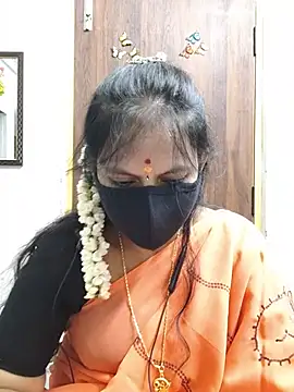 Snapshot of Tamil_white_beauty chatting on July 17, 2026, 6:05 pm Tamil white beauty online show from July 17, 2026, 6:05 pm