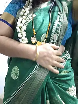 Snapshot of Tamil_white_beauty chatting on June 30, 2026, 1:00 pm Tamil white beauty online show from June 30, 2026, 1:00 pm
