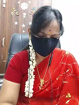 Snapshot of Tamil_white_beauty chatting on July 31, 2026, 6:38 pm Tamil white beauty online show from July 31, 2026, 6:38 pm