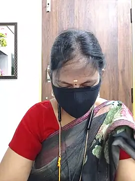 Snapshot of Tamil_white_beauty chatting on June 17, 2026, 4:56 am Tamil white beauty online show from June 17, 2026, 4:56 am