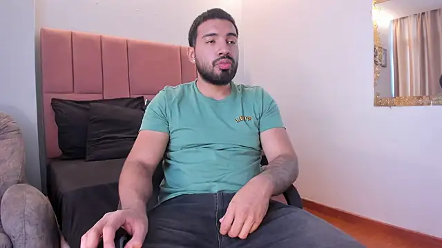 Snapshot of Massimo_Moretti chatting on July 4, 2026, 9:08 pm Massimo Moretti online show from July 4, 2026, 9:08 pm