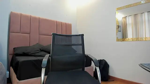 Snapshot of Massimo_Moretti chatting on July 16, 2026, 8:39 pm Massimo Moretti online show from July 16, 2026, 8:39 pm