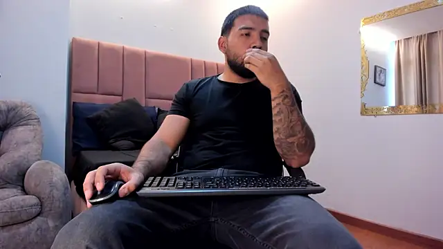 Snapshot of Massimo_Moretti chatting on July 23, 2026, 9:22 pm Massimo Moretti online show from July 23, 2026, 9:22 pm