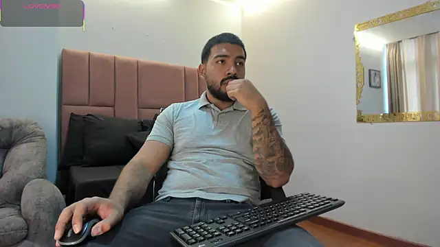 Snapshot of Massimo_Moretti chatting on July 20, 2026, 6:43 pm Massimo Moretti online show from July 20, 2026, 6:43 pm