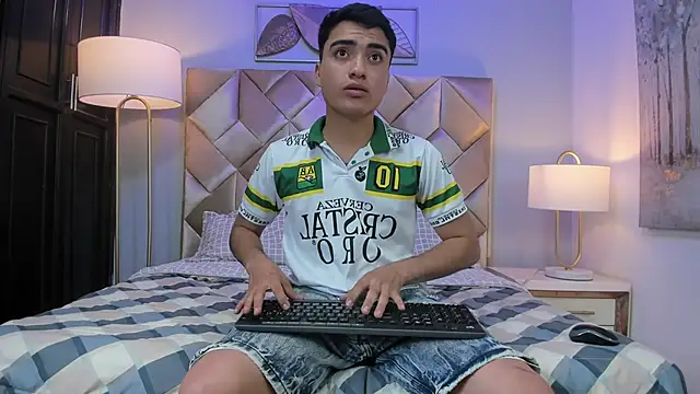 NicoFox4 online show from June 16, 2026, 7:14 pm