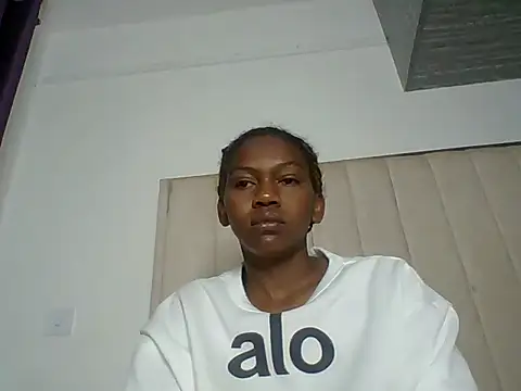 Snapshot of sexy_aurora444 chatting on June 19, 2026, 2:39 am sexy aurora444 online show from June 19, 2026, 2:39 am