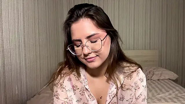 Snapshot of Mina_Aston chatting on July 13, 2026, 9:19 am Mina Aston online show from July 13, 2026, 9:19 am