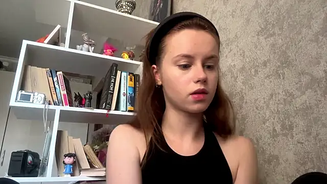 Snapshot of Mollybeans chatting on June 23, 2026, 12:14 pm Mollybeans online show from June 23, 2026, 12:14 pm