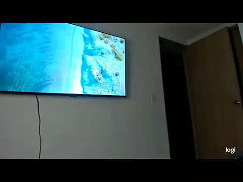 Snapshot of franshesca_000 chatting on June 16, 2026, 1:05 am franshesca 000 online show from June 16, 2026, 1:05 am