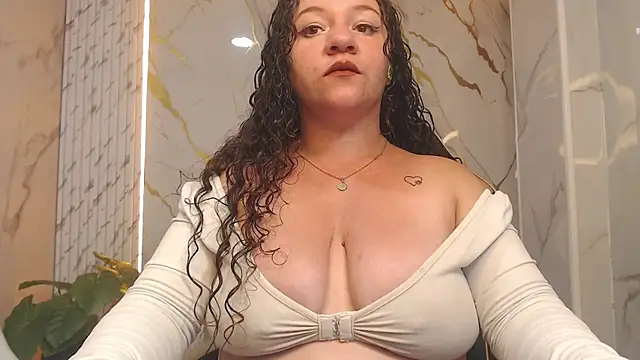 Snapshot of Cony_curly_b chatting on July 11, 2026, 3:07 am Cony curly b online show from July 11, 2026, 3:07 am