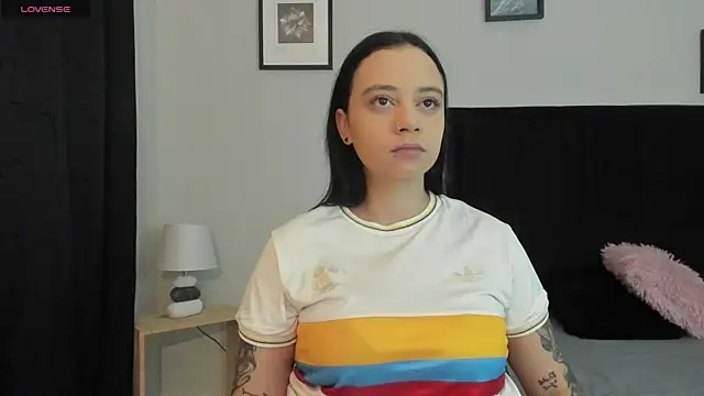 Snapshot of Sara_B chatting on July 3, 2026, 6:03 pm Sara B online show from July 3, 2026, 6:03 pm