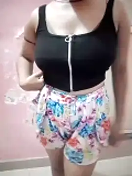 Snapshot of Riya_Beauty chatting on June 27, 2026, 4:07 am Riya Beauty online show from June 27, 2026, 4:07 am