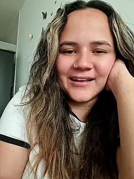 Snapshot of Mandy-moore28 chatting on July 9, 2026, 8:52 pm Mandy-moore28 online show from July 9, 2026, 8:52 pm